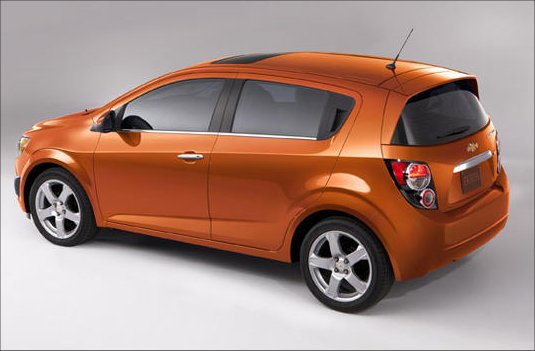 2012-Chevrolet-Sonic-Hatchback-017.jpg